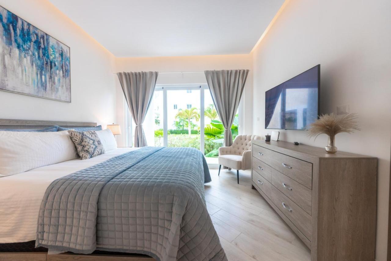 Family Getaway Apartment - Right On The Beach Punta Cana Esterno foto